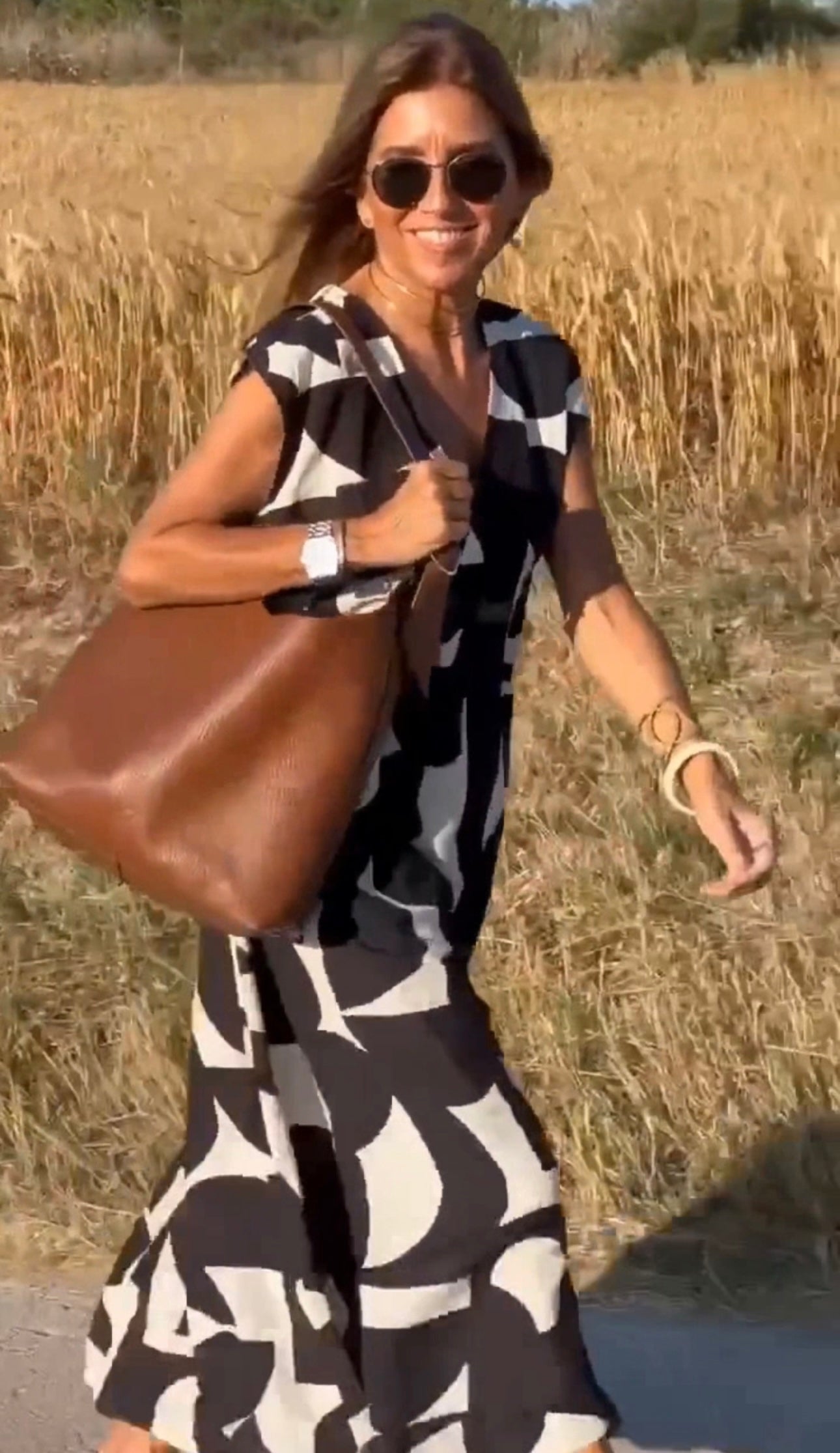 Vestido Elisabetta Milano – Elegância Contemporânea Europeia (Leve e Soltinho)