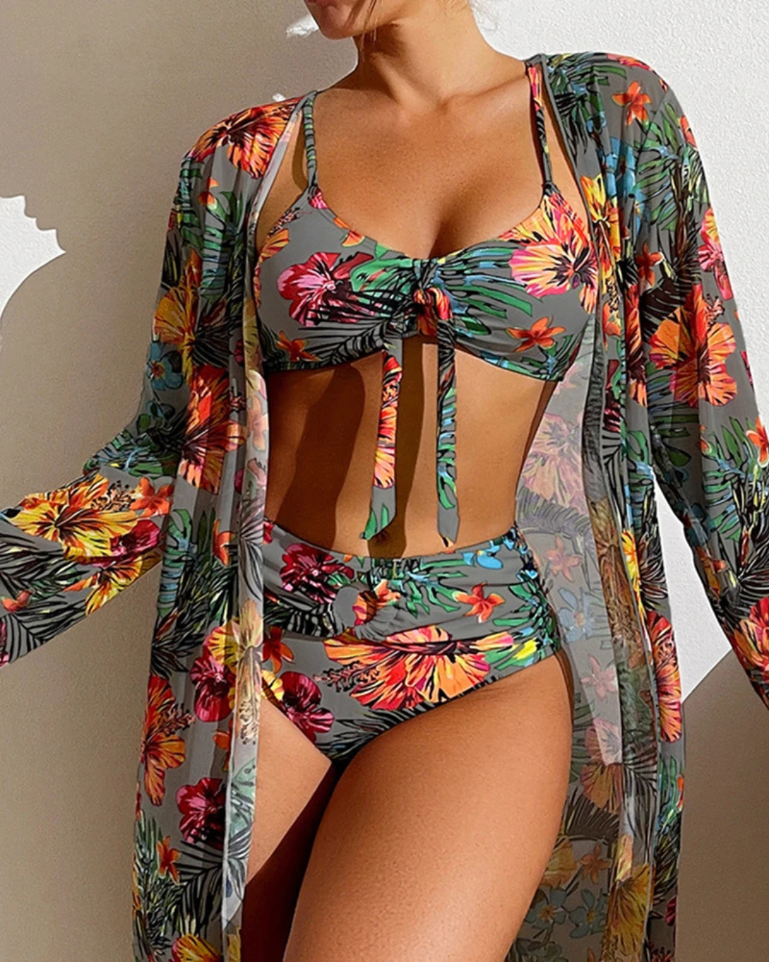 Conjunto de Biquíni Floral com Blusa de Tule
